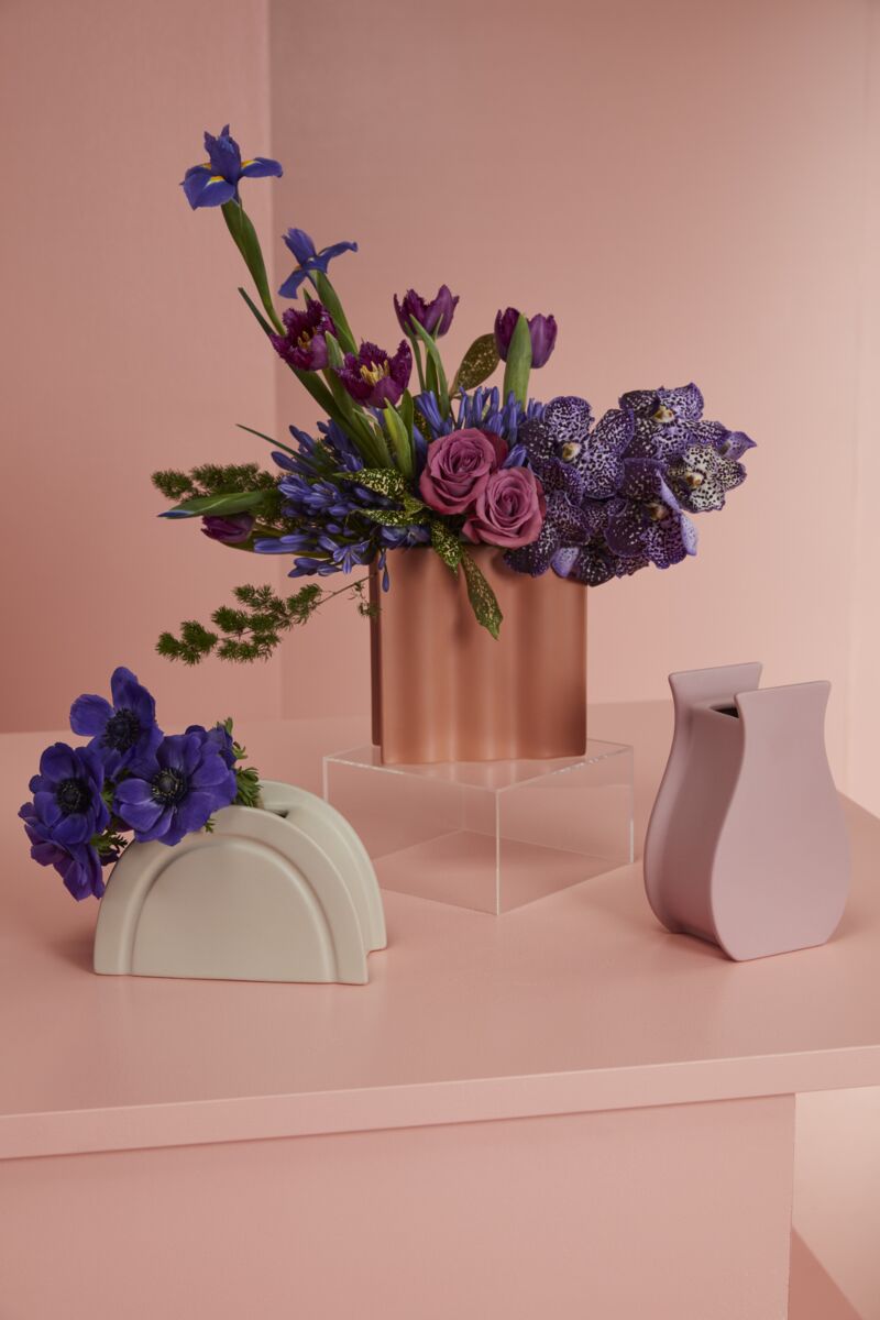 Outline Vase Collection