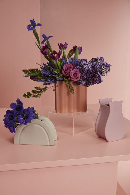 Outline Vase Collection