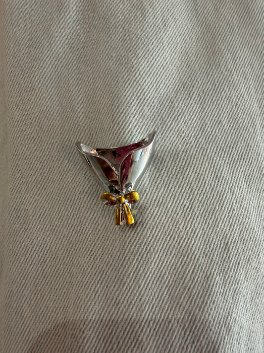 Broche Small Bouquet With Bow Chrome