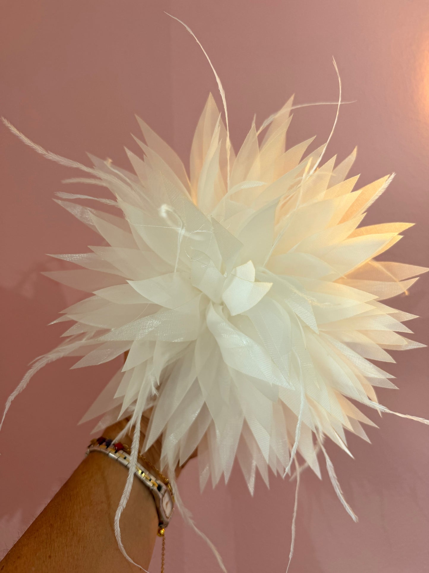 Broche Pétalos y Plumas